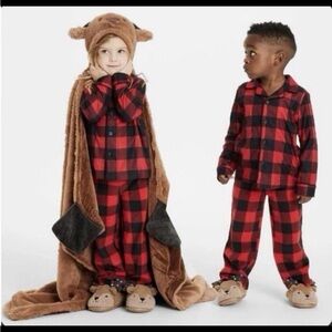 NWT Target Christmas Reindeer Holiday Wearable hooded Blanket 40 × 50
